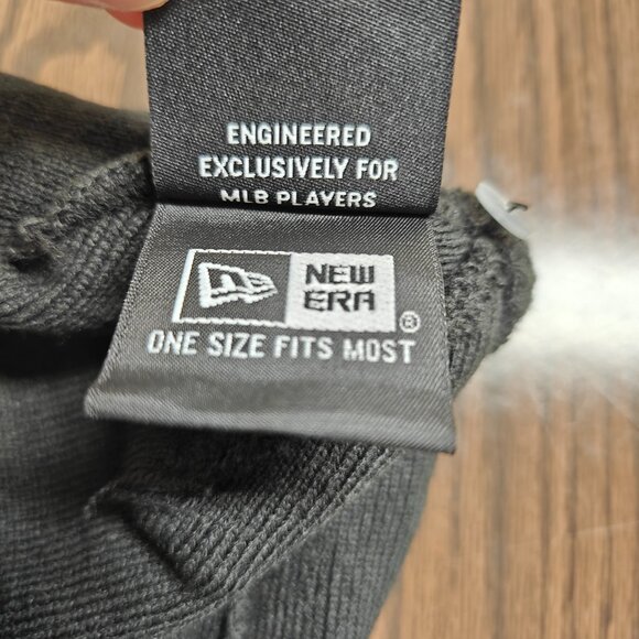 New Era 2025 Los Angeles Dodgers Beanie Locker Room Hat World Series NLCS - Picture 9 of 13